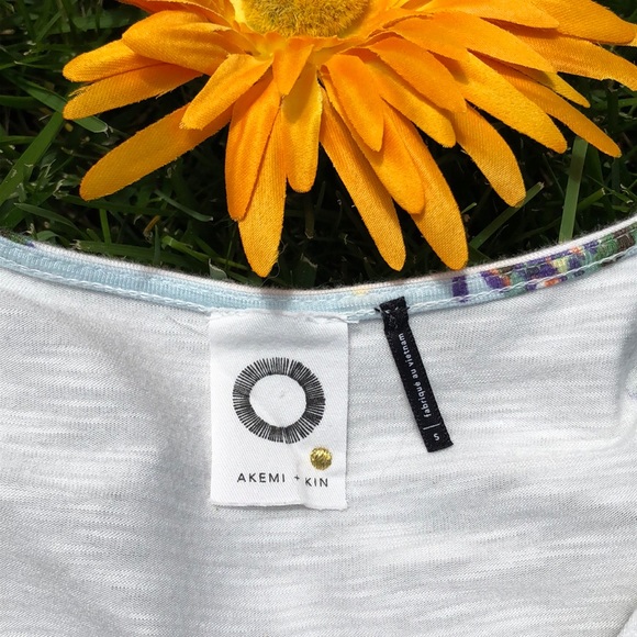 🌺 Anthropologie “Akemi + Kin” CUTE Floral Top Sm! - Picture 3 of 8
